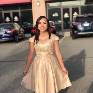 Meet your Posher, Yia